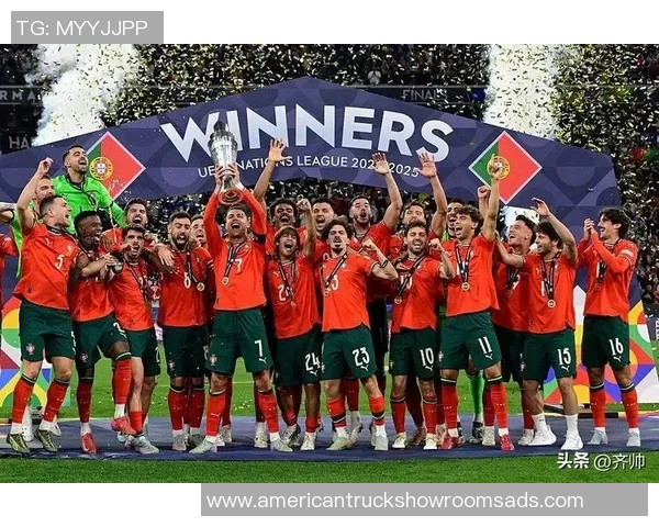 世界杯奖杯背后的传奇故事与荣耀象征解析