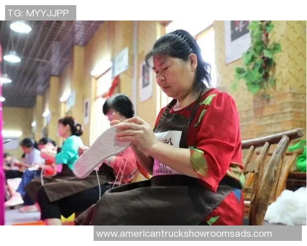 现代家政服务提升家庭生活质量与幸福感的创新路径与发展前景分析